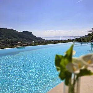https://relais-villa-olivi.hotelinveneto.com